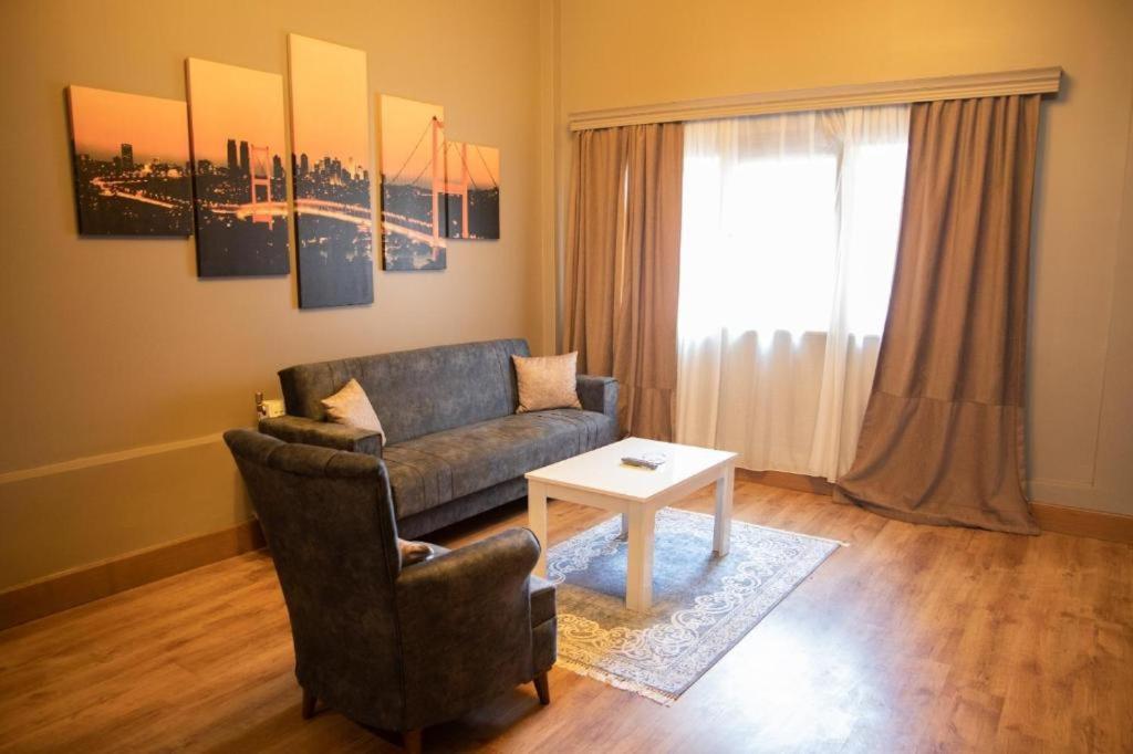 Otel The Hera 2*