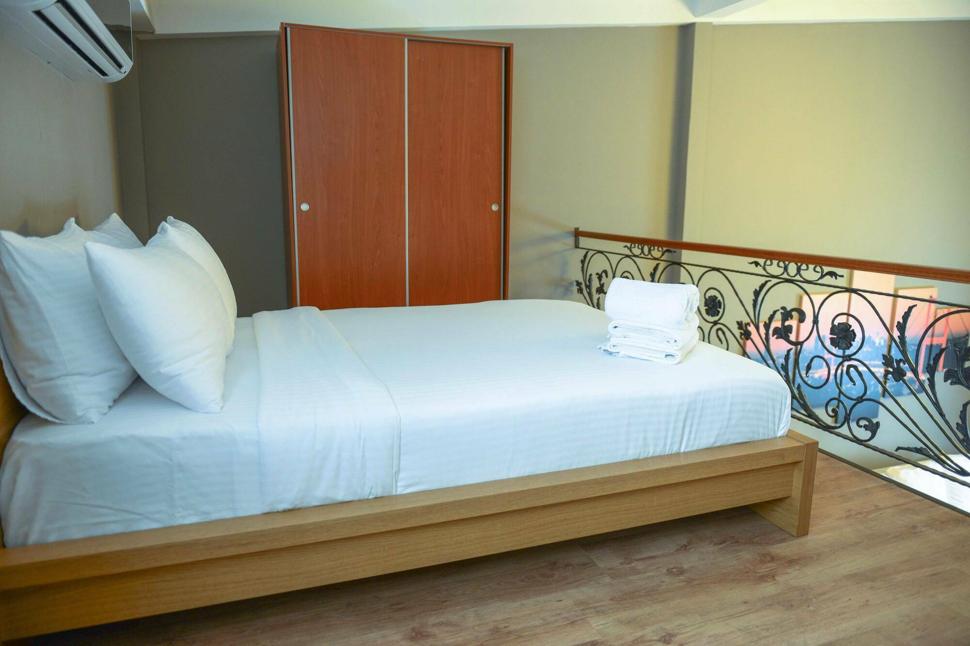 Otel The Hera 2*
